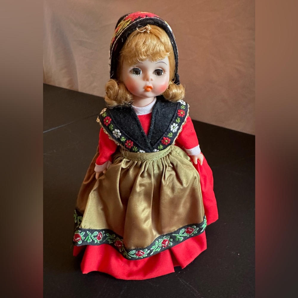 MADAME ALEXANDER Vintage Sweden #592 Red Gold Folk Doll with Braided Hair